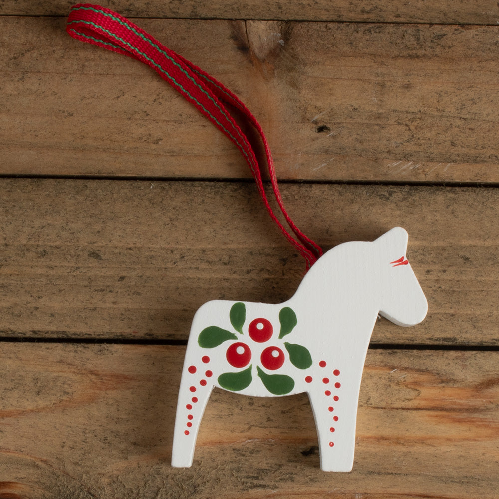 Horse w/Lingonberry Design Ornament