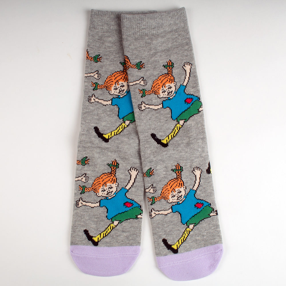 Socks, Pippi Playing