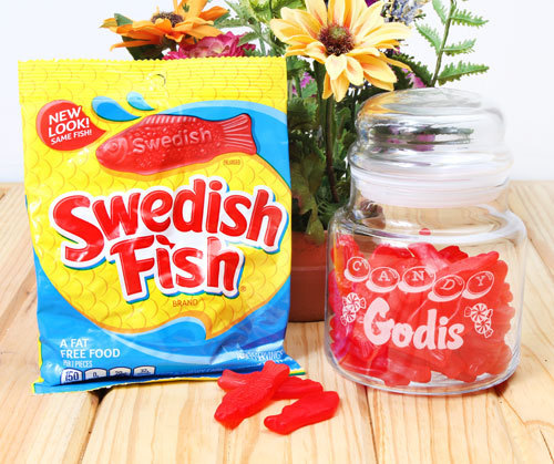 Fill this 22-ounce candy jar, etched by us, with your favorite Swedish candies!